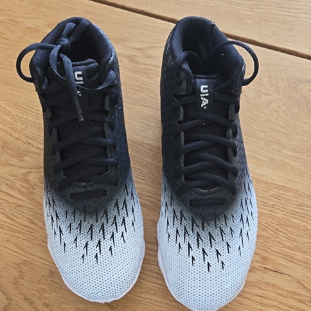Under Armour Black and White Athletic Shoes